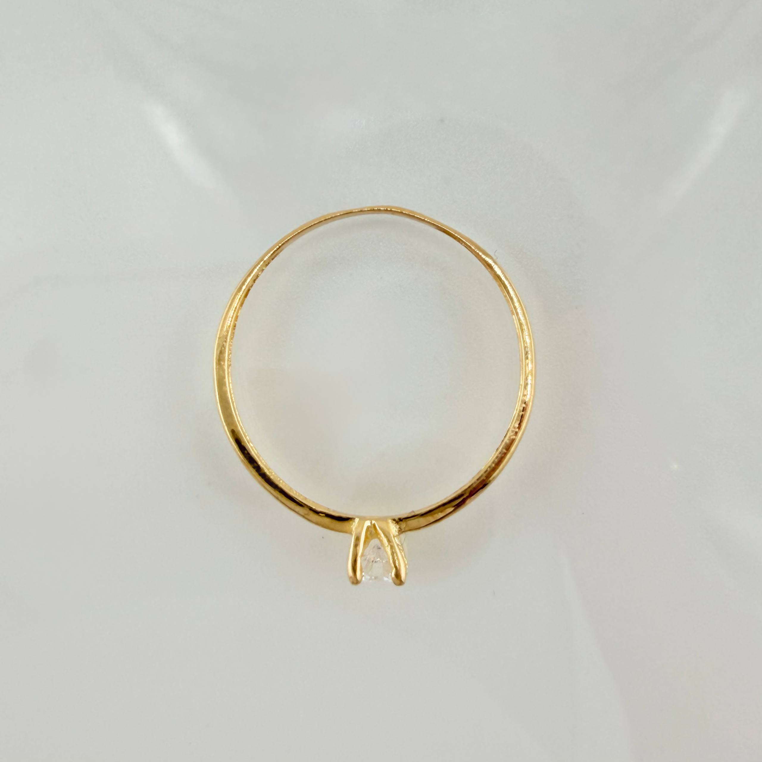 Anillo Solitario 1.15gr / T7 1/4 / Oro Amarillo 18K *