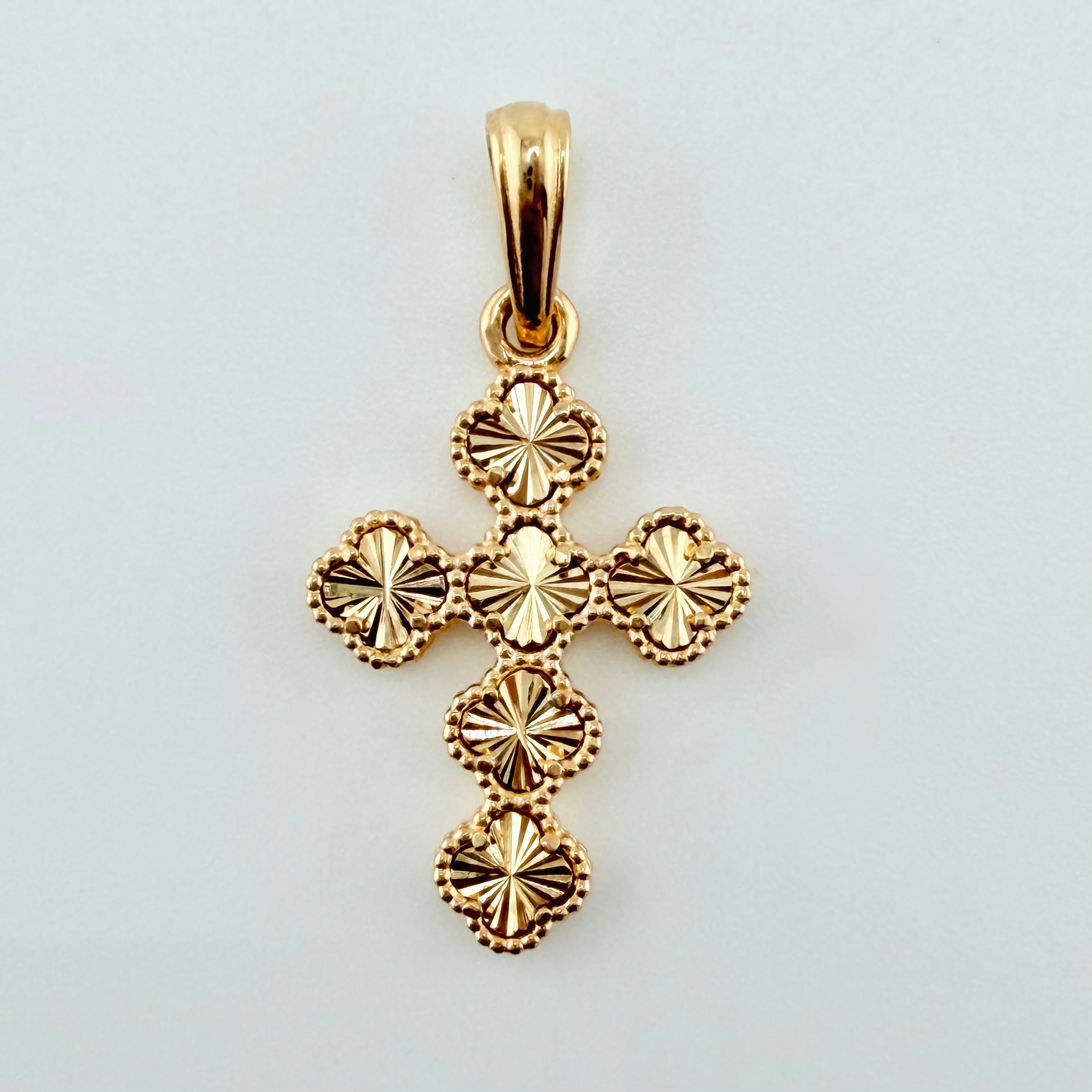 Dije Cruz Trebol 2.35gr / 3.2cm / Oro Amarillo Nac.Esp. 18K