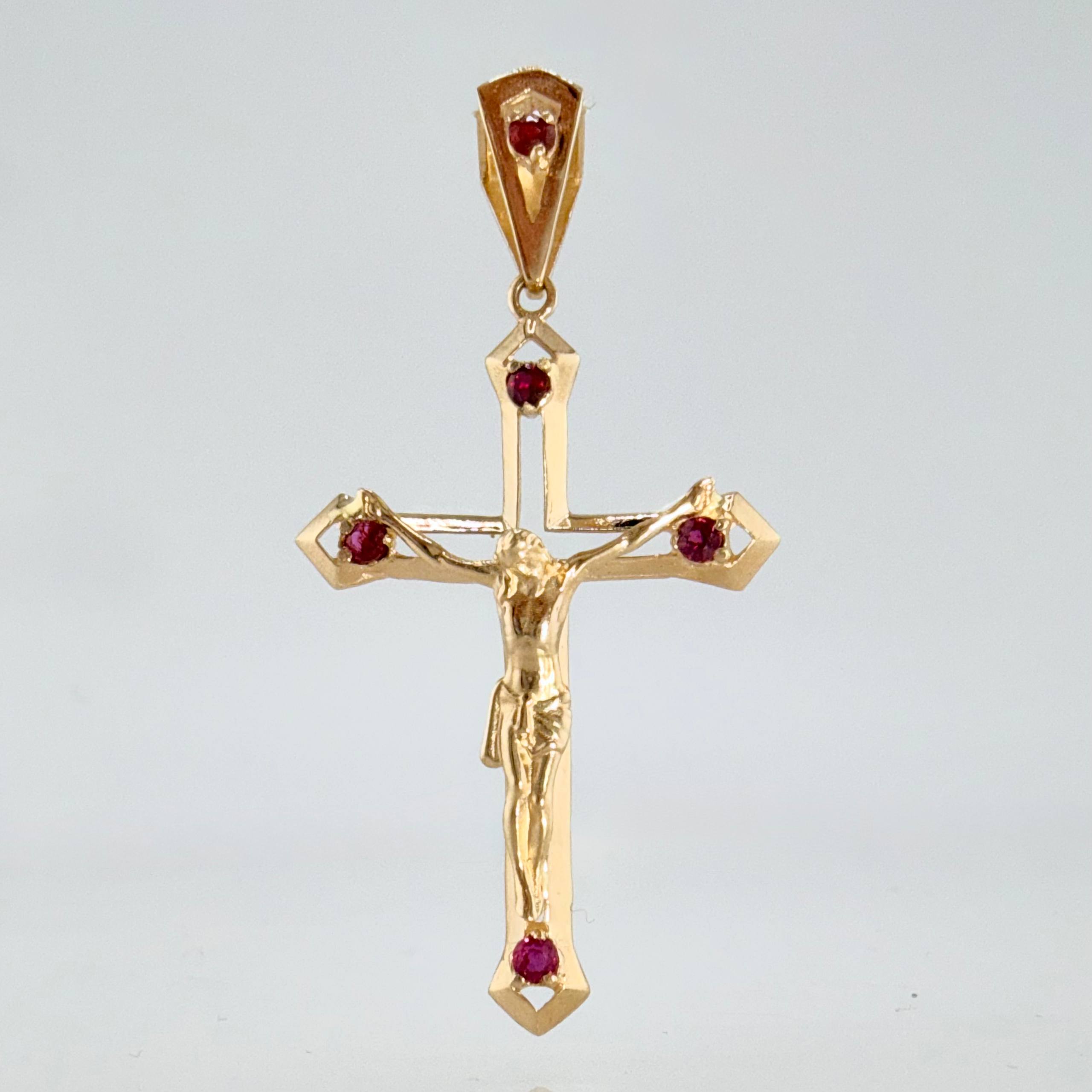 Dije Cruz Cristo Rubies 35pts 4.15gr / 5cm / Oro Amarillo 18K ©