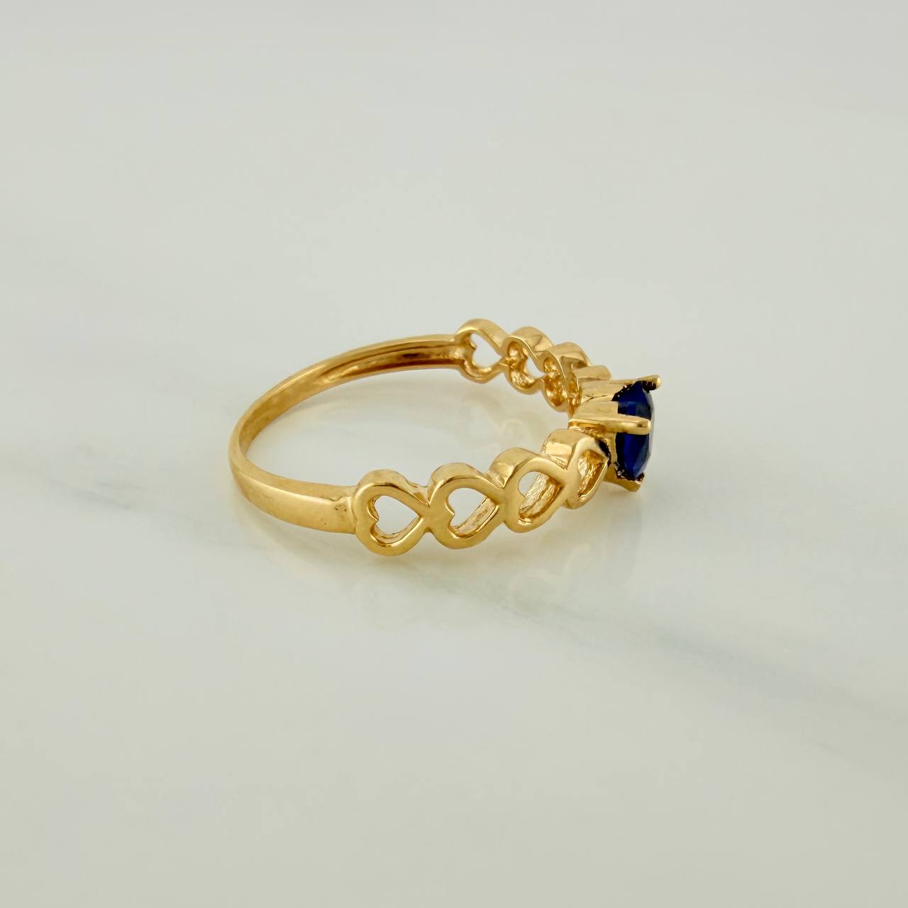 Anillo Solitario Corazones 2.25gr / T7 1/4 / 2.3cm / Oro Amarillo 18K $