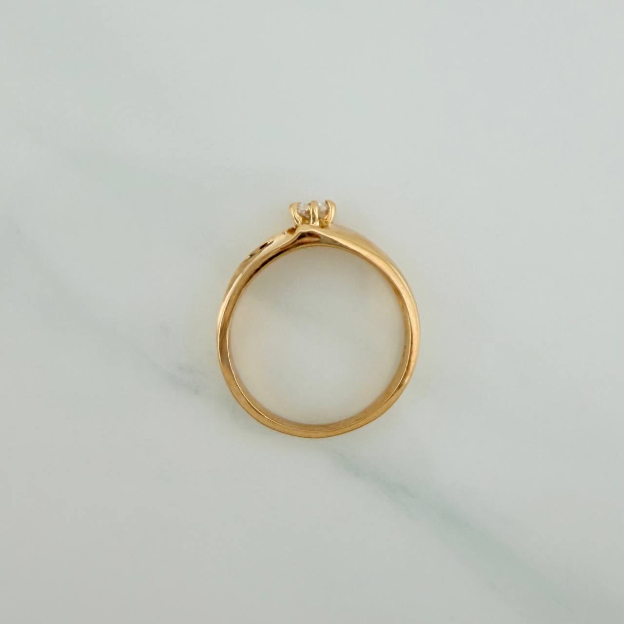 Anillo Solitario 3.85gr / T6 3/4 / 2.3cm / Oro Amarillo 18K