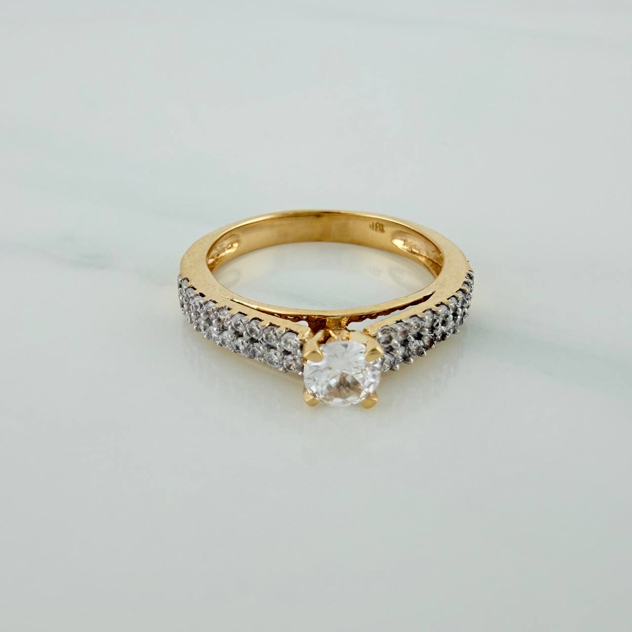 Anillo Solitario Puente 3.25gr / T7 / 2.5cm / Dos Oros Amarillo Blanco 18K $