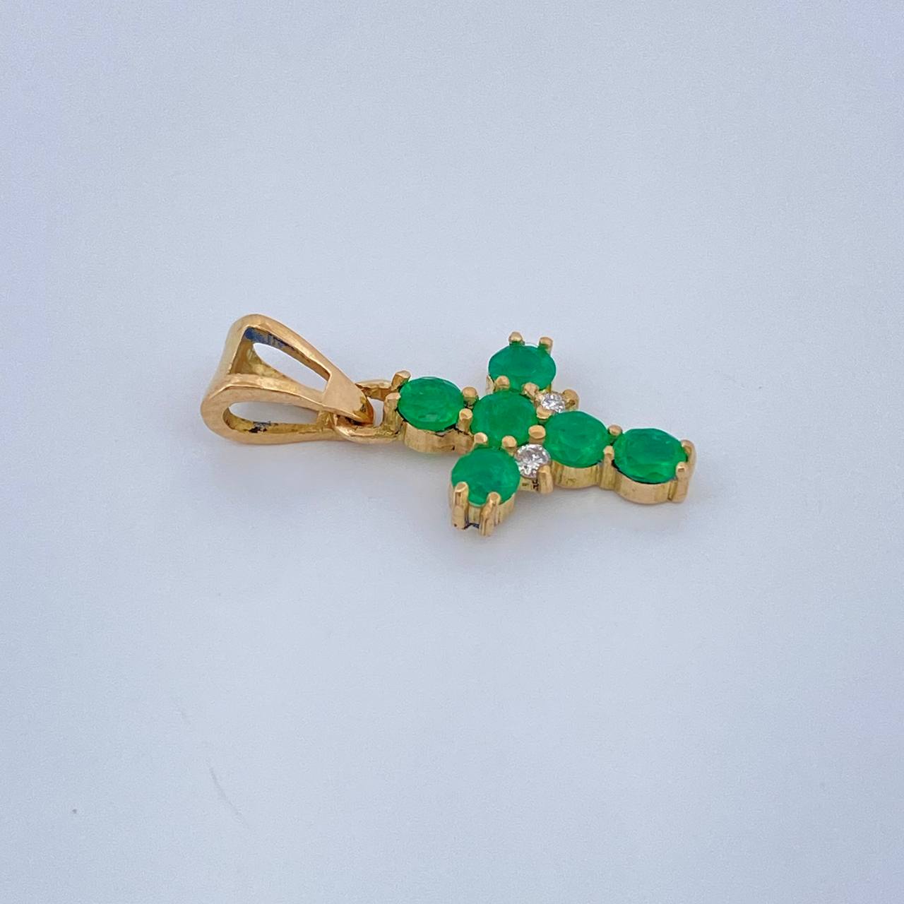 Dije Cruz 0.7gr / 1.7cm / Oro Amarillo 18K &
