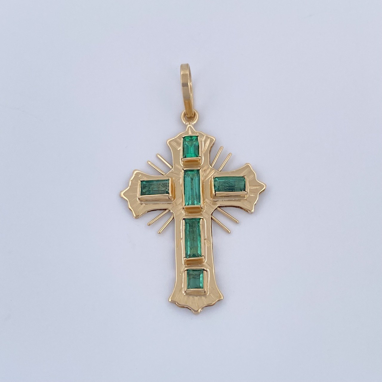 Dije Cruz Plana Aurora 1.9gr / 3.3cm / Oro Amarillo 18K &