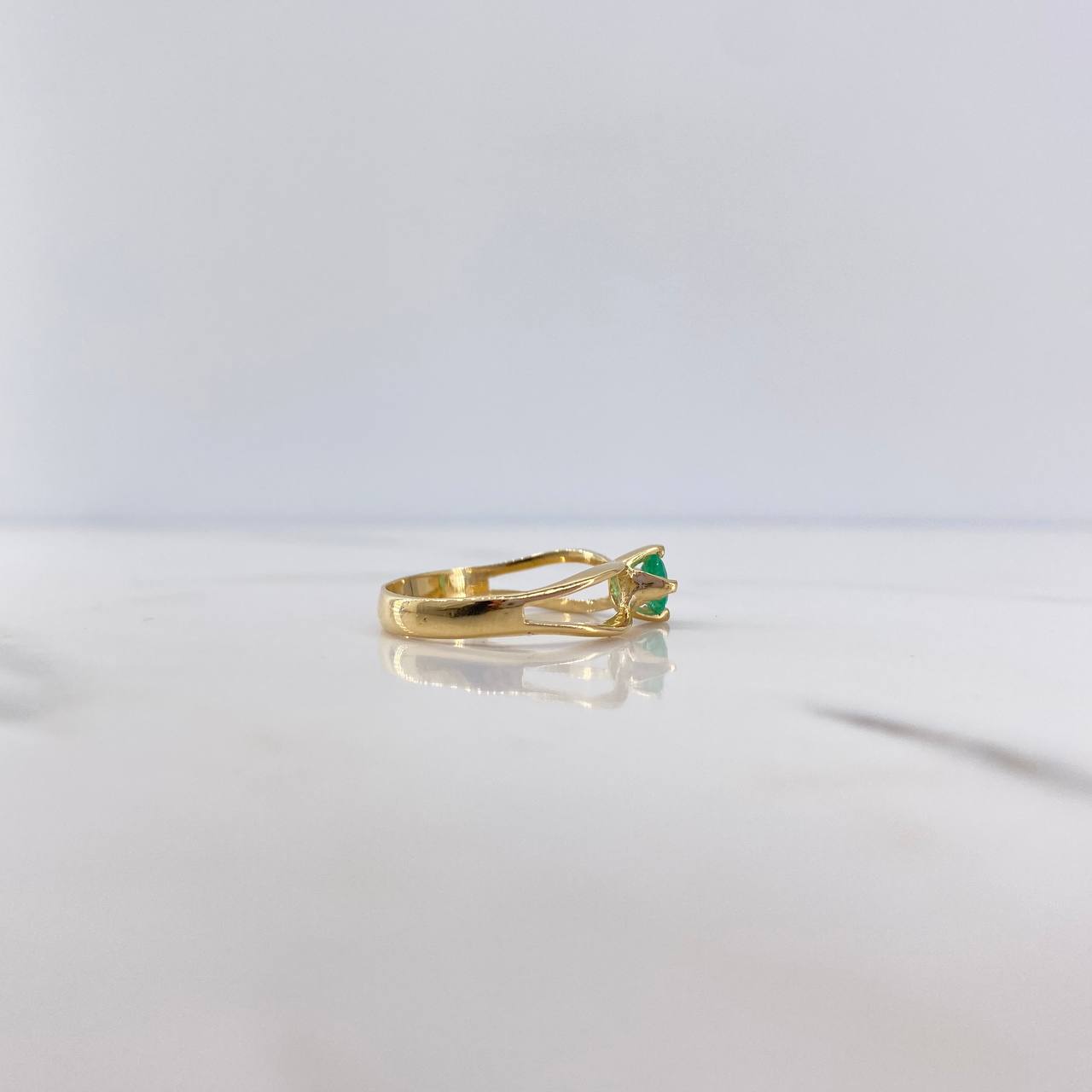 Anillo Solitario New Class 2.4gr / T7 / Esmeralda 39 Pts Oro Amarillo 18K (Joya) $