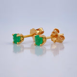 Topos Cuatro Garras Esmeralda 0.95gr / Oro Amarillo 18K &