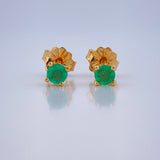 Topos Cuatro Garras Esmeralda 0.85gr / Oro Amarillo 18K &