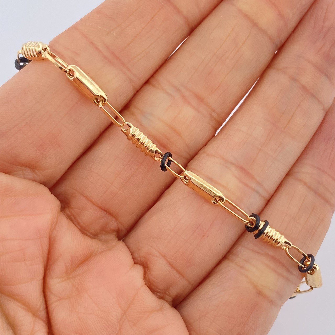 Pulso Rustico 3.9gr / 22cm / Oro Amarillo 18K $