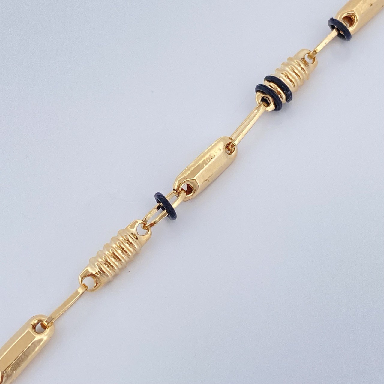 Pulso Rustico 3.9gr / 22cm / Oro Amarillo 18K $