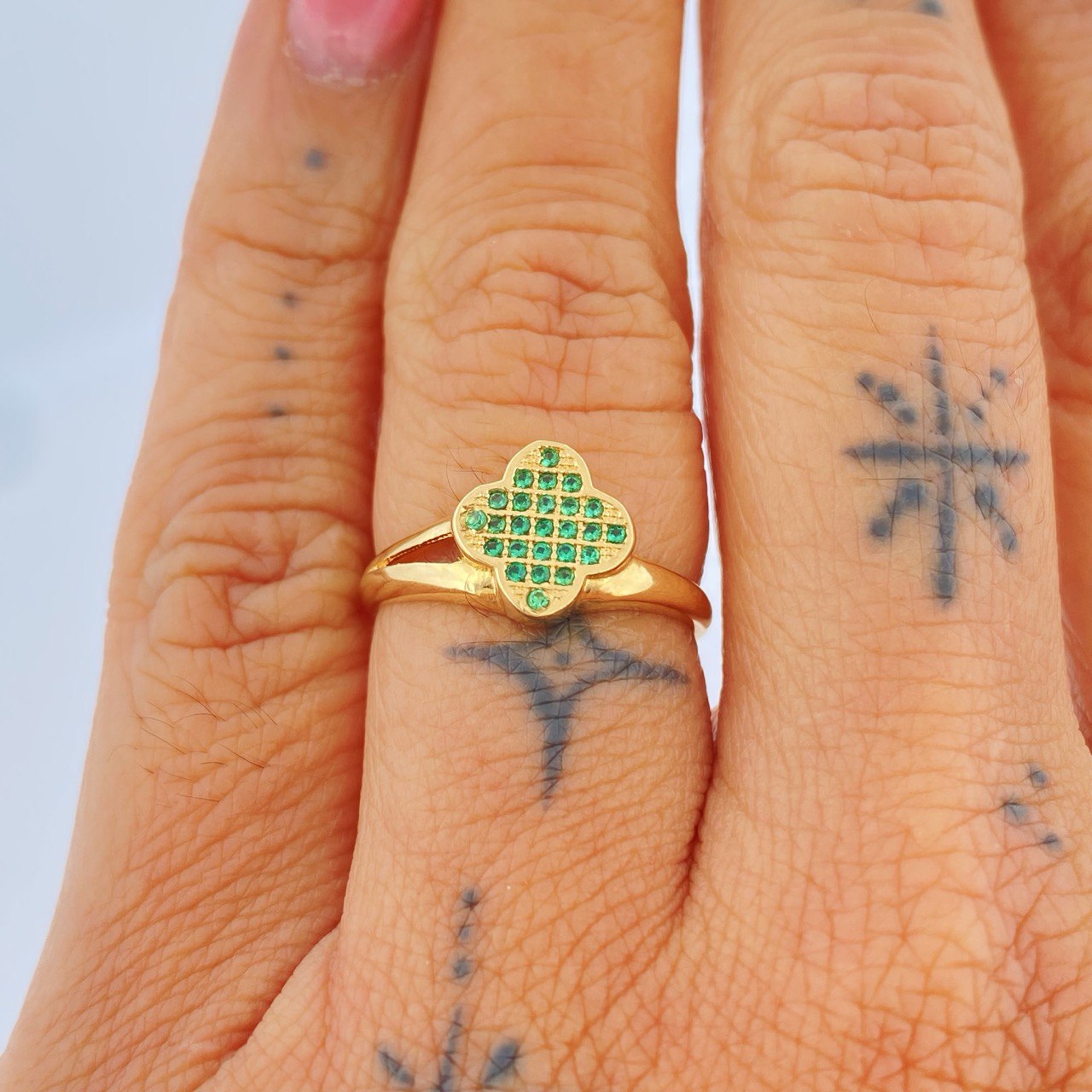 Anillo Trebol 2.4gr / T6 1/2 / Oro Amarillo 18K $