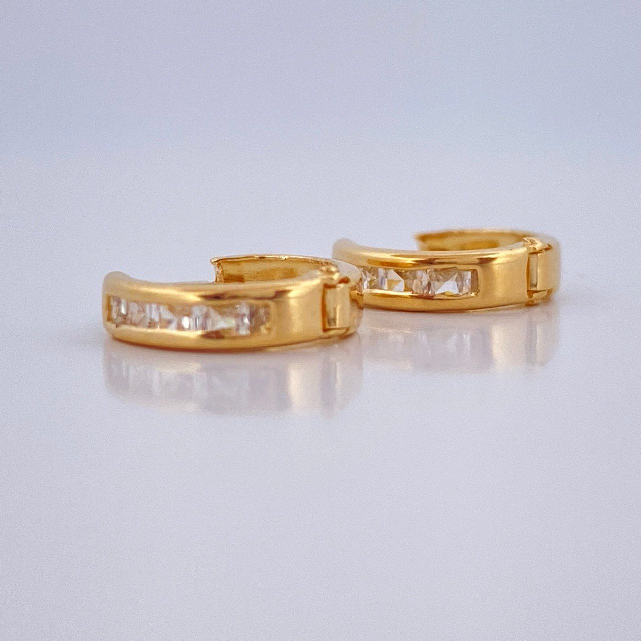 Candongas Carril 0.85gr / 1.1cm / Oro Amarillo 18K $