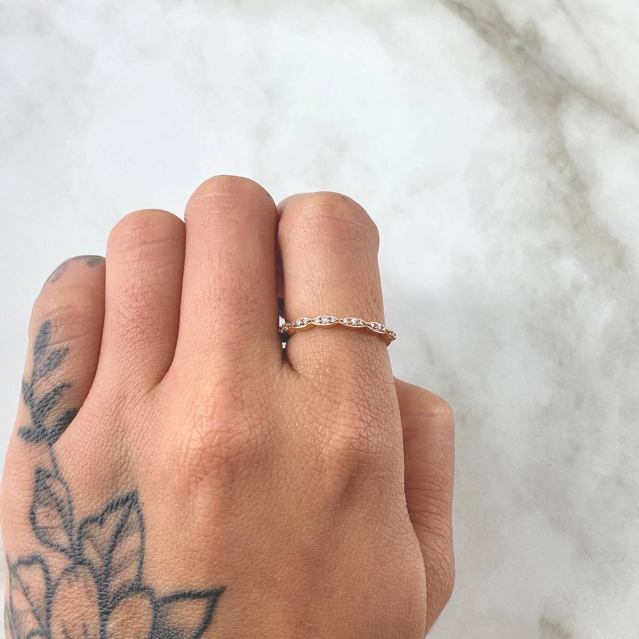 Anillo Linea De Ojos 1.5gr / T7 1/2 / Oro 18K