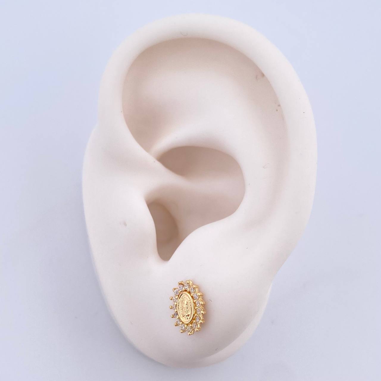 Topos Virgen De Guadalupe 0.95gr / 8mm / Circones Blancos Oro Amarillo 18K