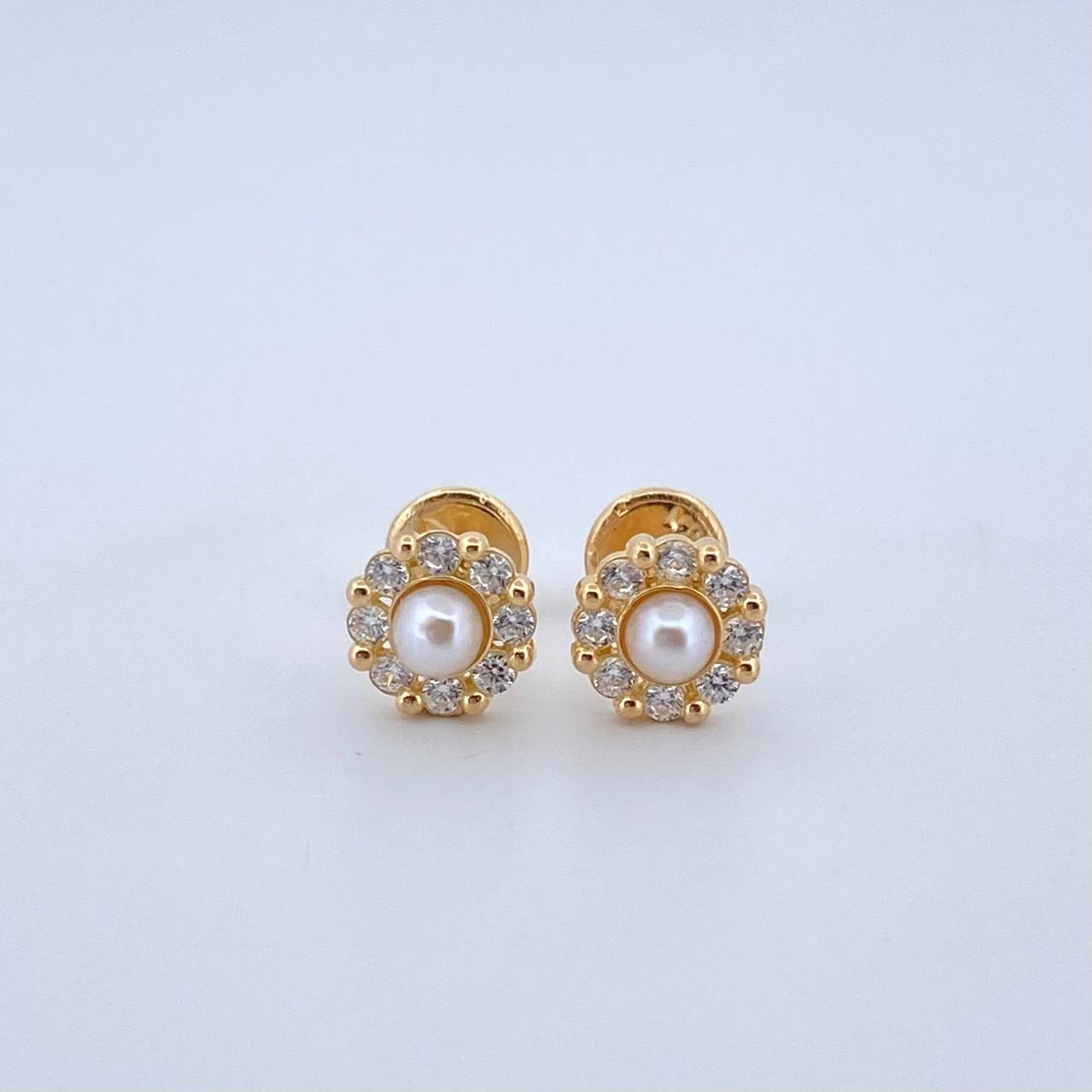 Topos Halo Flor Perla 1.4gr / 7mm / Circones Blancos Oro Amarillo 18K