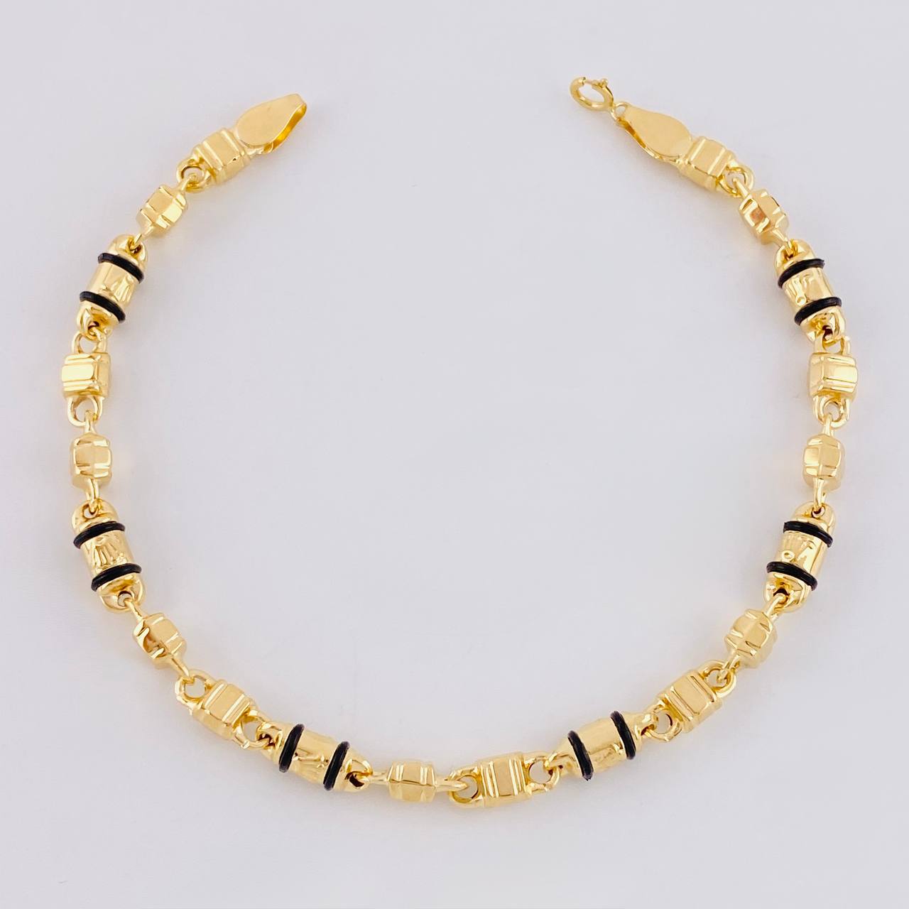 Pulso Rustico Candado Boya 4.95 g / 21 cm / 5 mm Oro Amarillo 18K