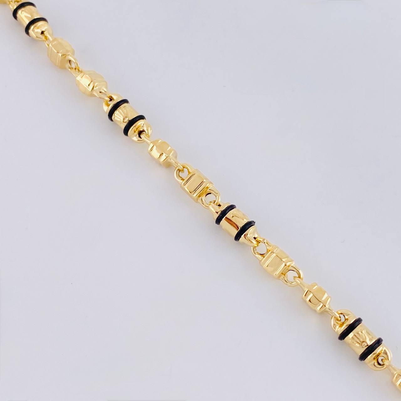 Pulso Rustico Candado Boya 4.95 g / 21 cm / 5 mm Oro Amarillo 18K