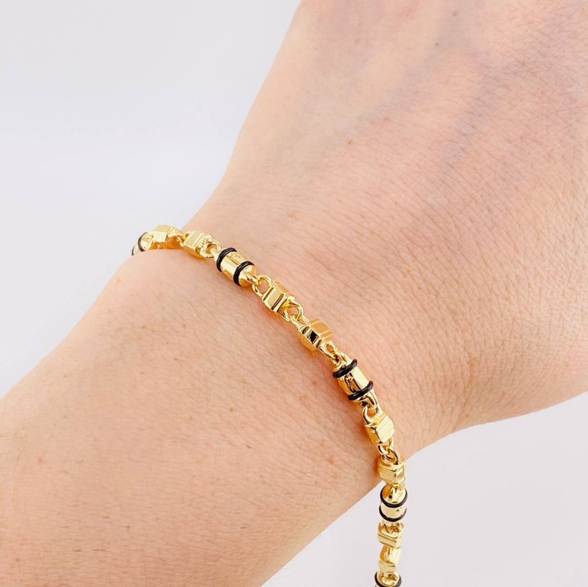 Pulso Rustico Candado Boya 4.95 g / 21 cm / 5 mm Oro Amarillo 18K
