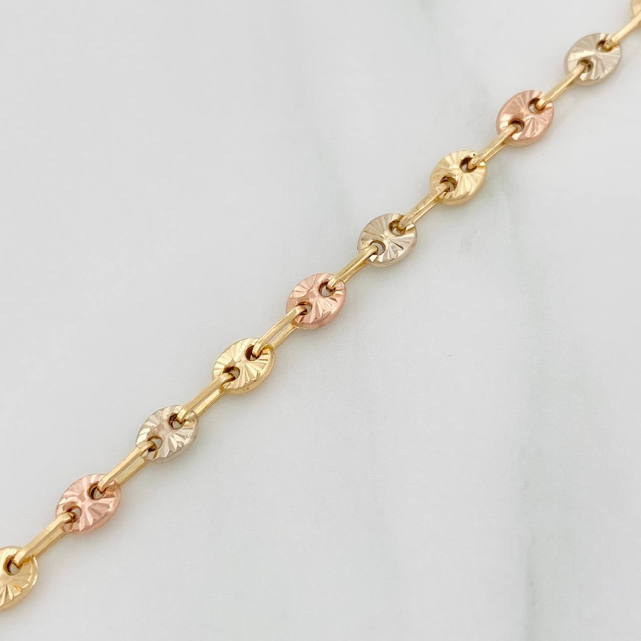 Pulso Gc Diamantado 2.8 g / 17.5 cm / 3.4 mm Tres Oros 18K
