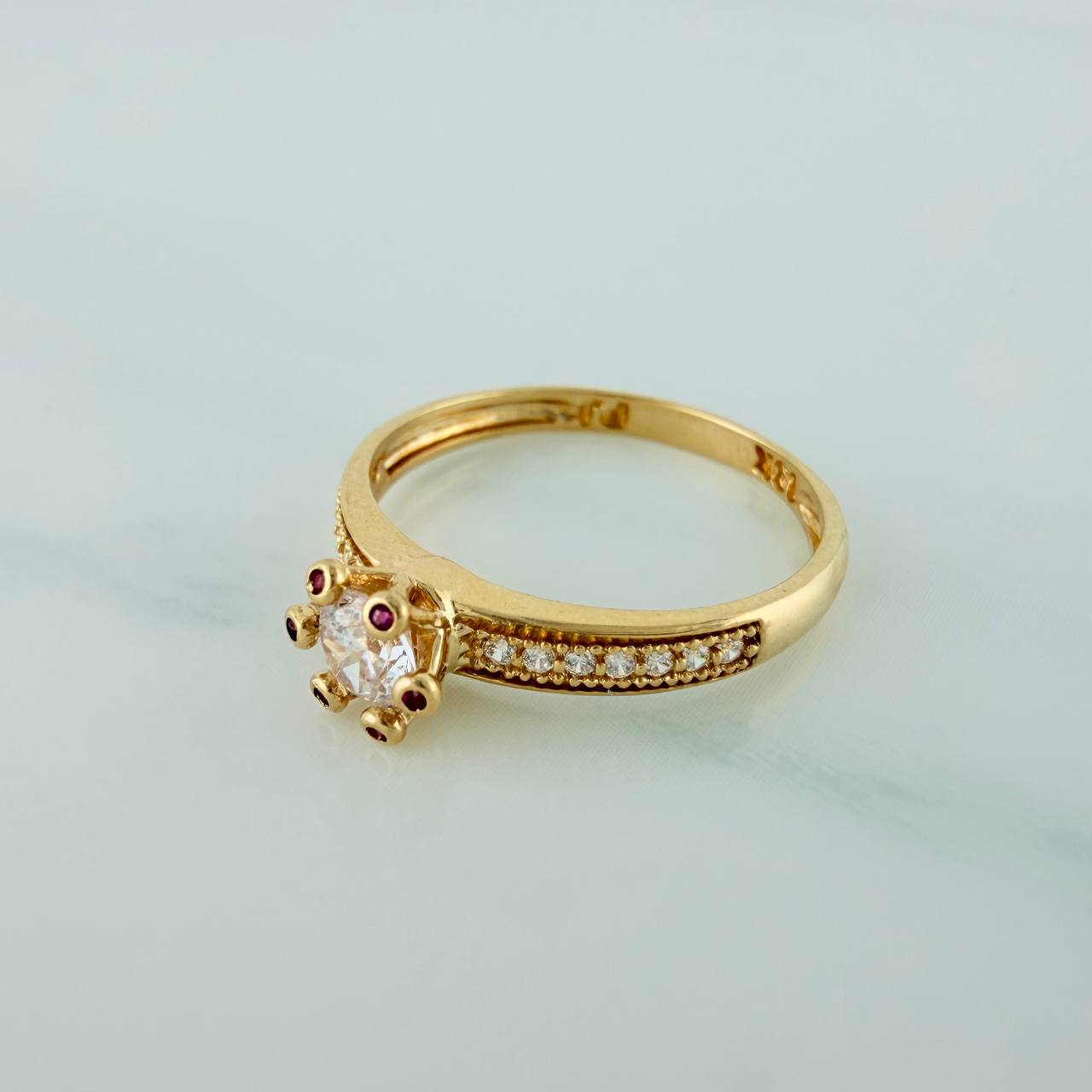 Anillo Solitario Churumbela 2gr / T6 1/2 / 2.3cm / Oro Amarillo 18K $