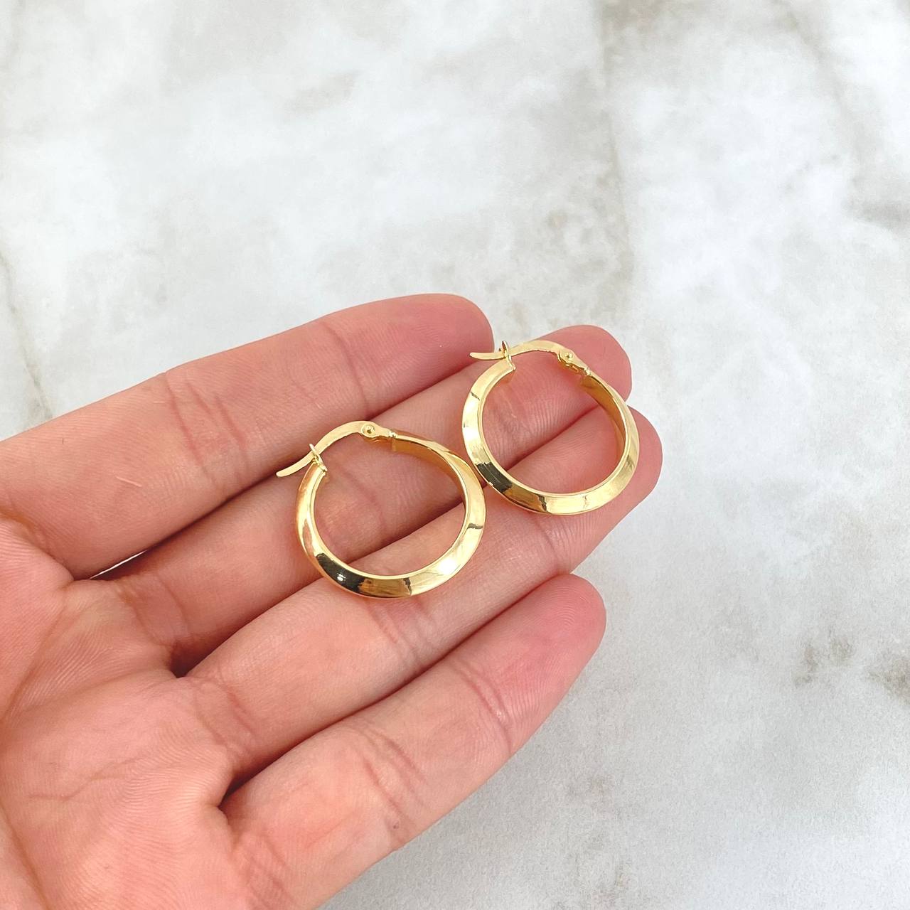 Candongas Clau 1.8gr / 2.3cm / Lisas Oro Amarillo 18K