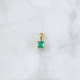 Dije Cuadrado 0.6gr / 1cm / Esmeralda 46Pts Oro Amarillo 18K (Joya) ©