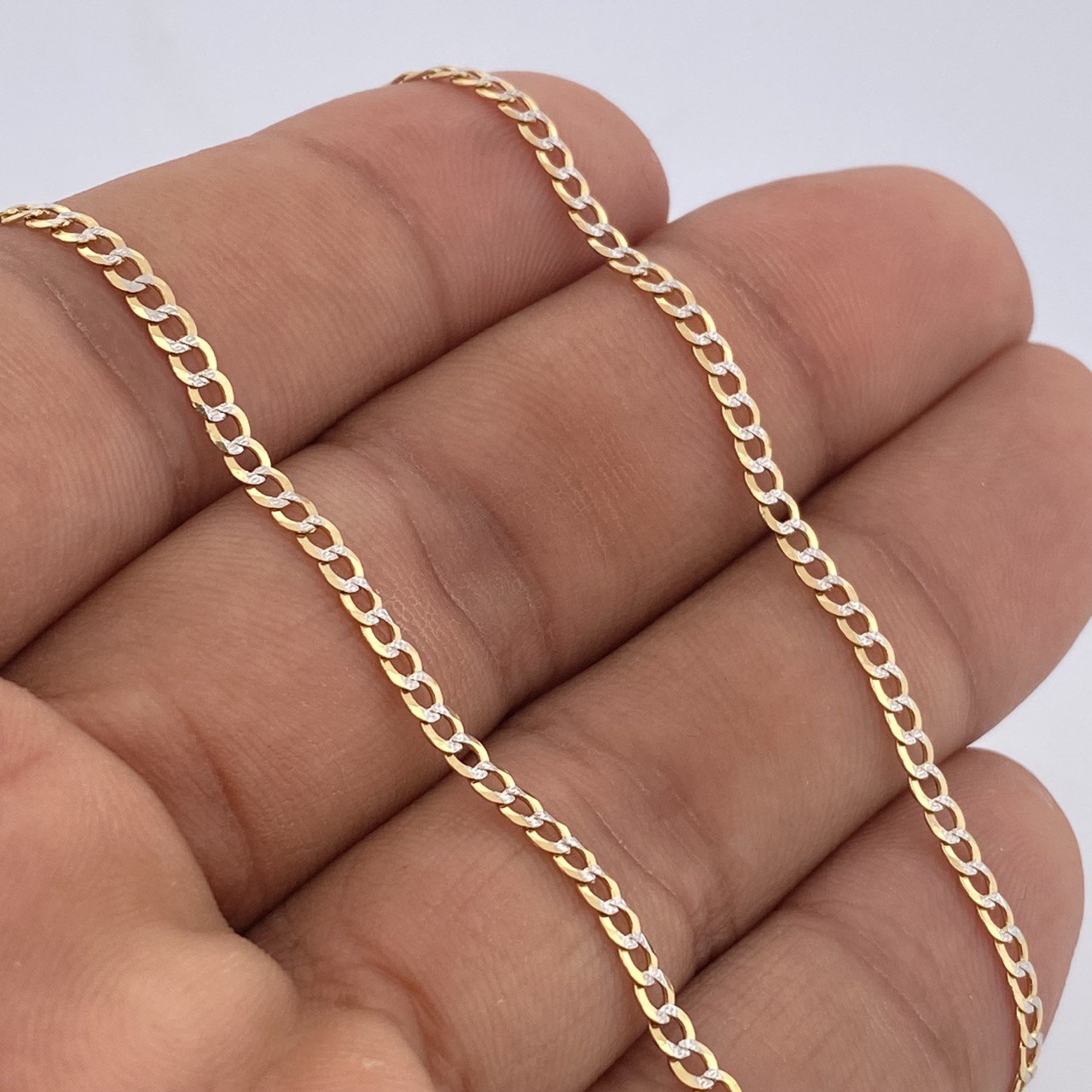 Cadena Cubana 5.95gr / 56.3cm /Dos Oros Amarillo Blanco +1 18K $