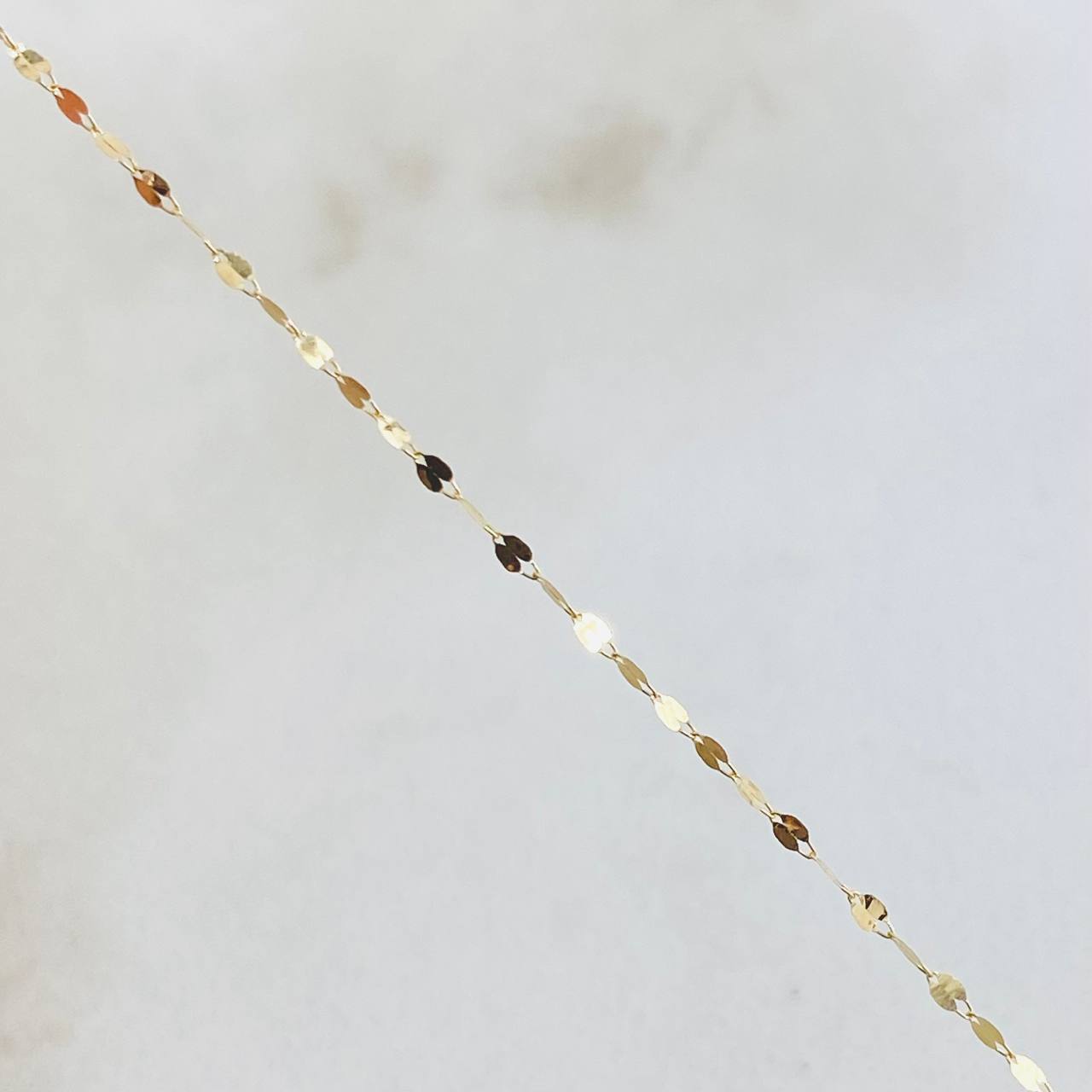 Set Cadena y Dije Mini Flor Espejo + Cruz Lisa 0.6gr / Oro Amarillo 18K ©