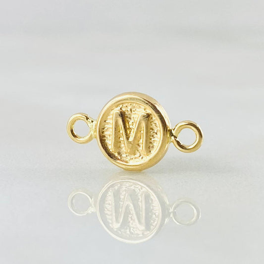 Herraje Letra M 0.35gr / 1.5cm / Oro Amarillo 18K ©