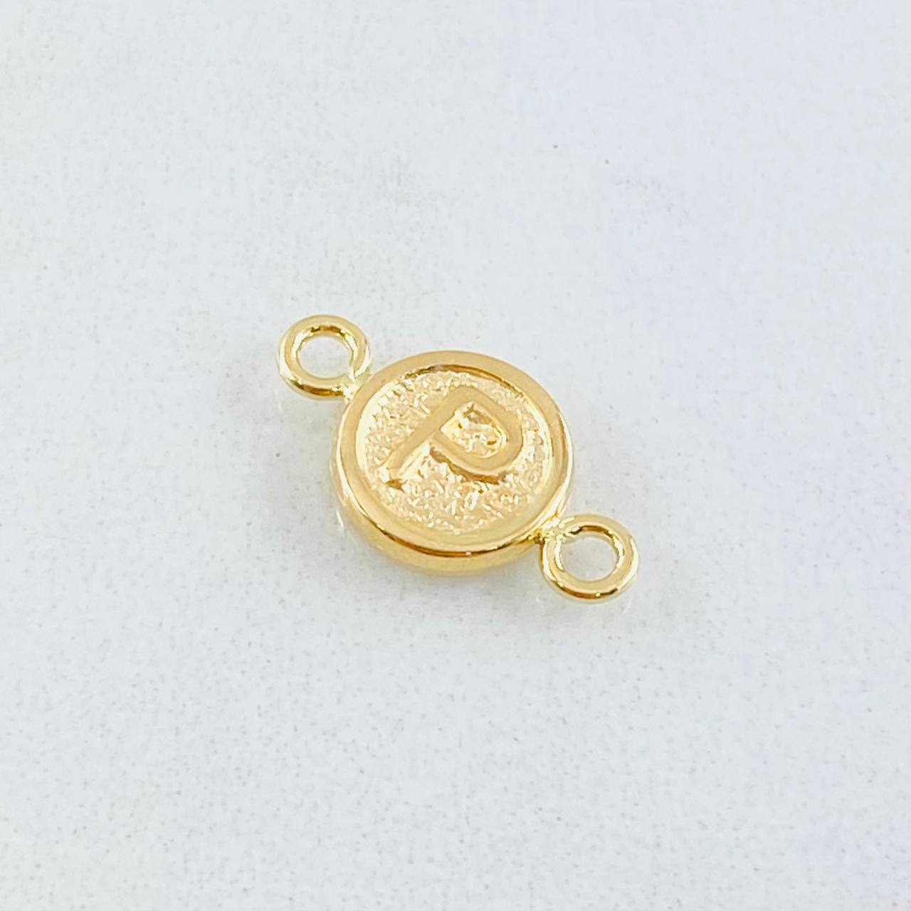 Herraje Letra P 0.35gr / 1.4cm / Oro Amarillo 18K