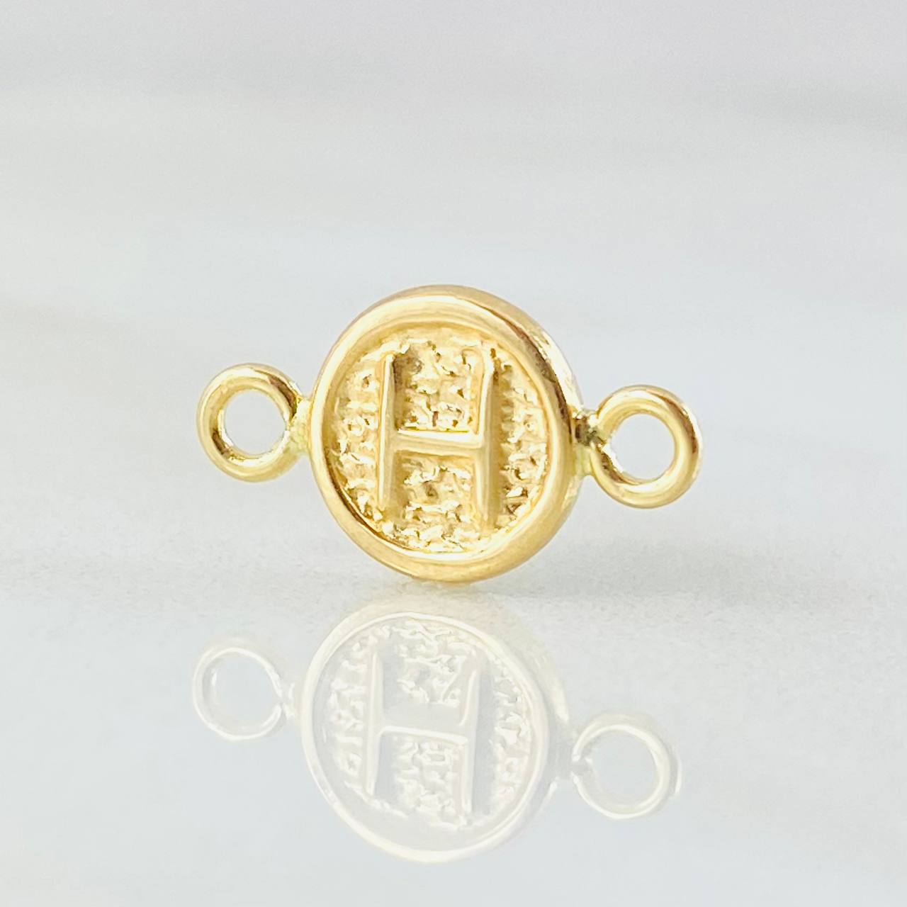 Herraje Letra H 0.35gr / 1.4cm / Oro Amarillo 18K