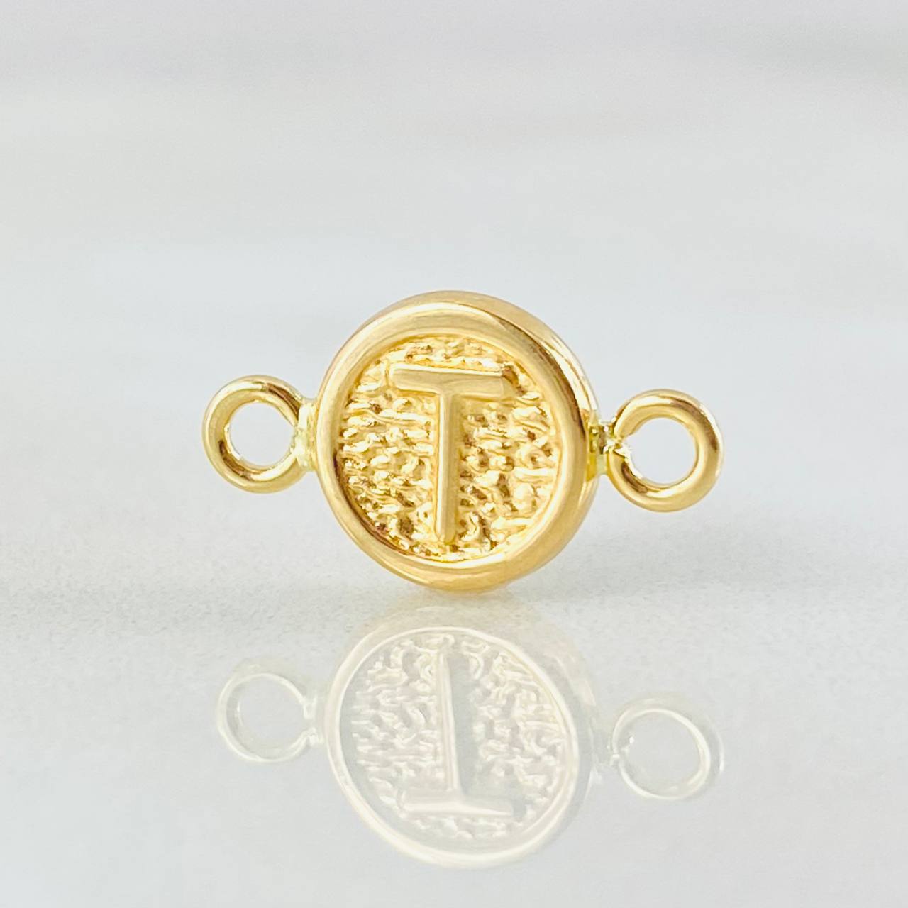 Herraje Letra T 0.35gr / 1.4cm / Oro Amarillo 18K