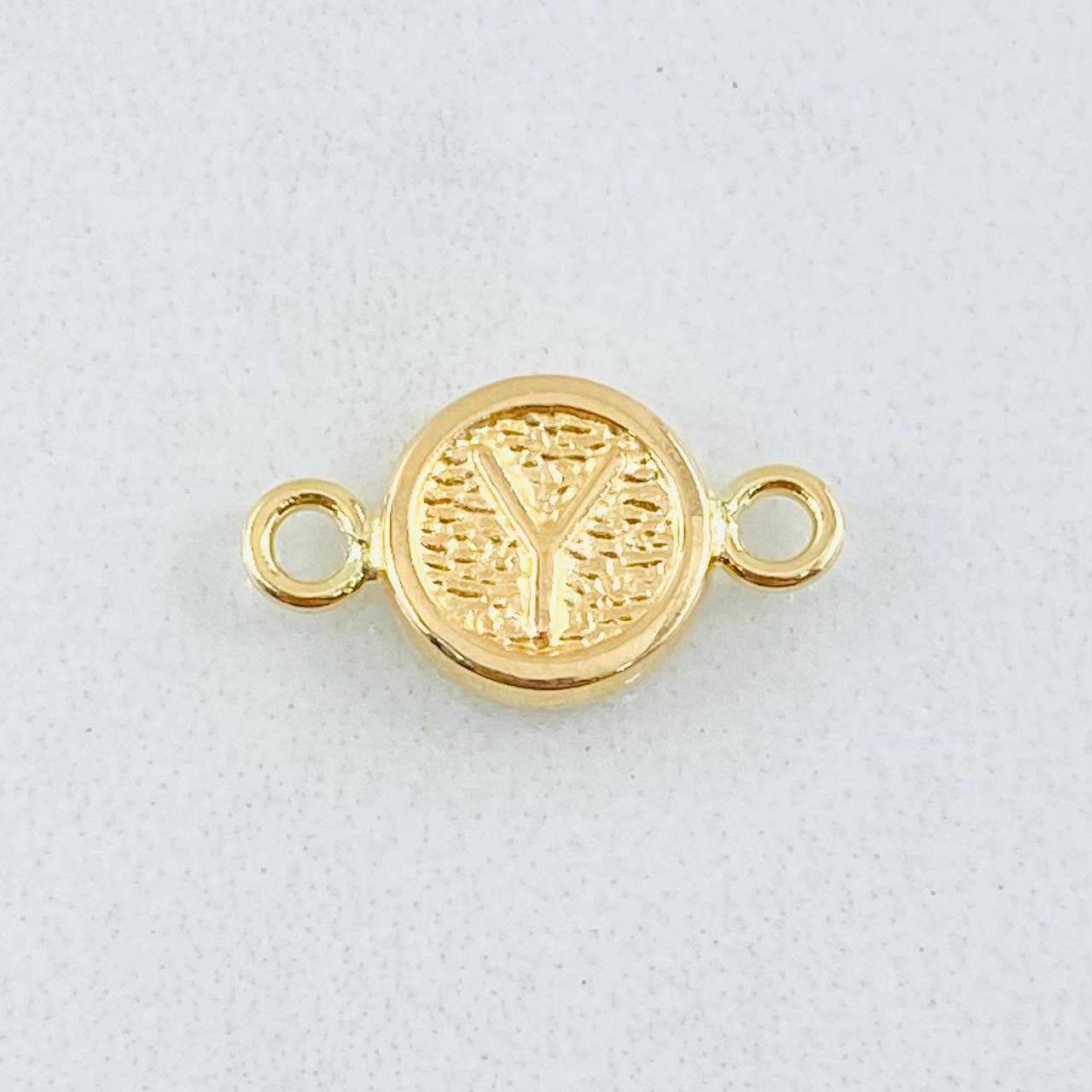Herraje Letra Y 0.4gr / 1.4cm / Oro Amarillo 18K