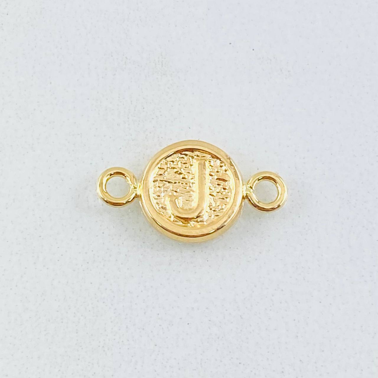 Herraje Letra J 0.4gr / 1.4cm / Oro Amarillo 18K