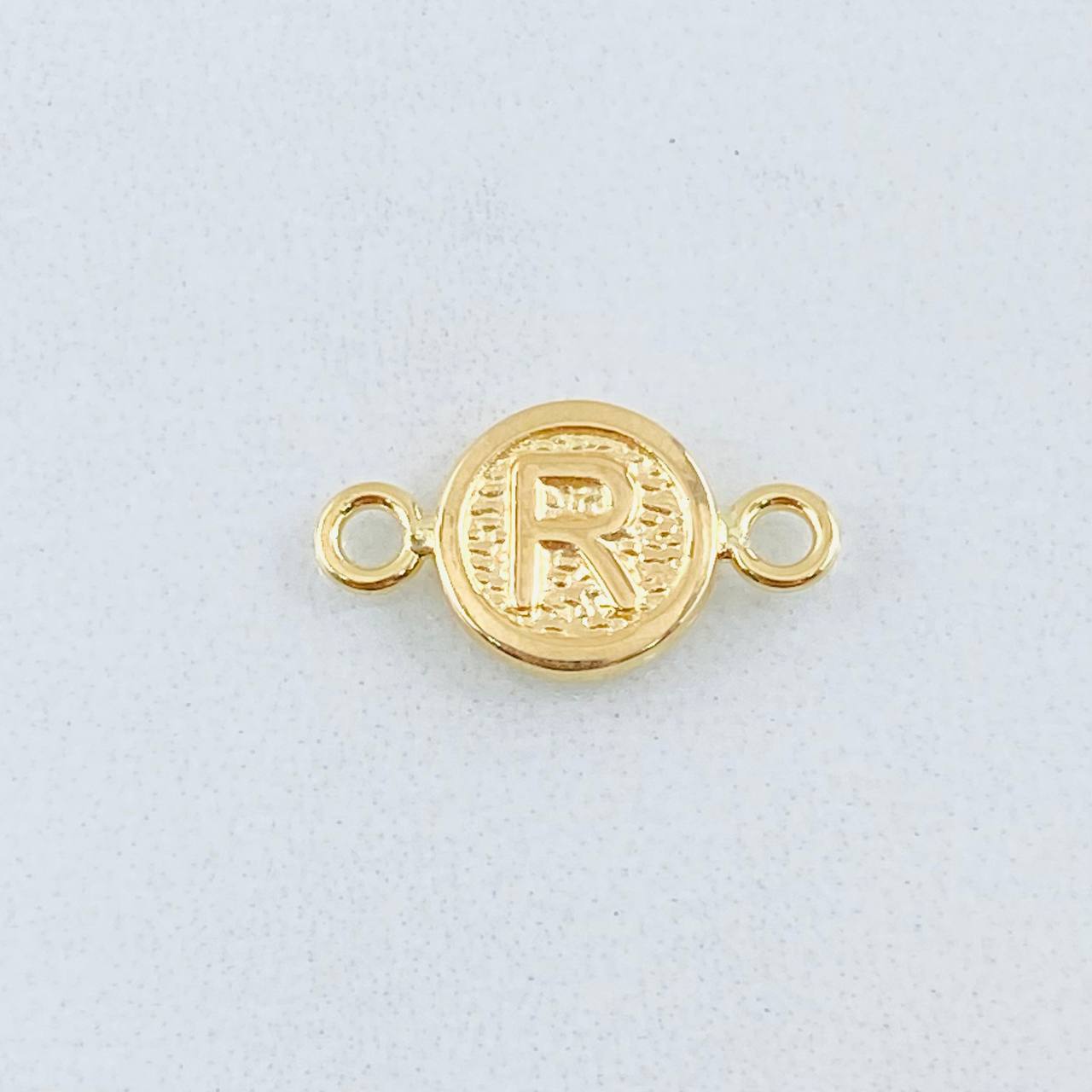 Herraje Letra R 0.35gr / 1.4cm / Oro Amarillo 18K