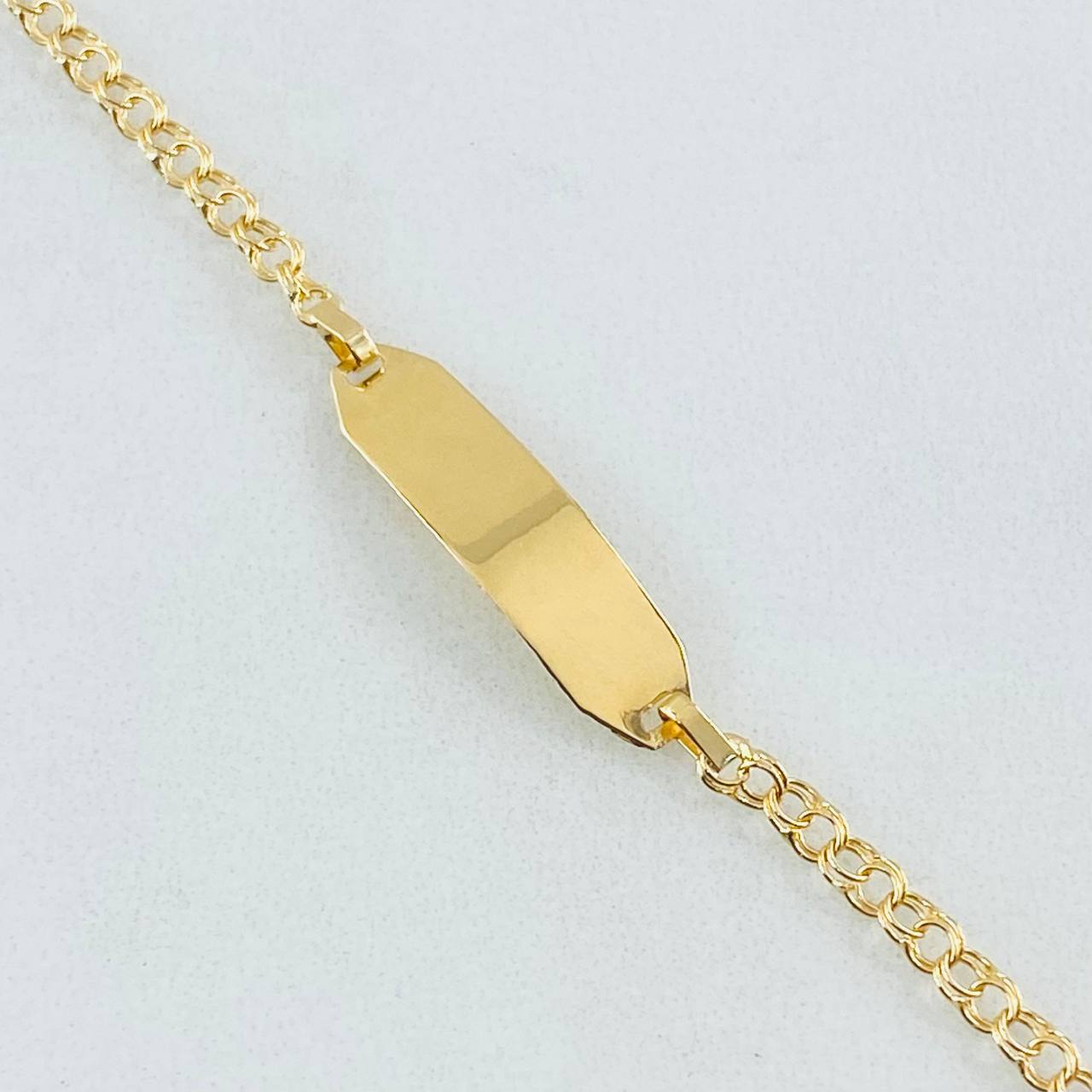 Pulso Bebé Aro Seguido Placa Rectangular Curva 1.4gr / 15.5cm / Oro Amarillo 18K *