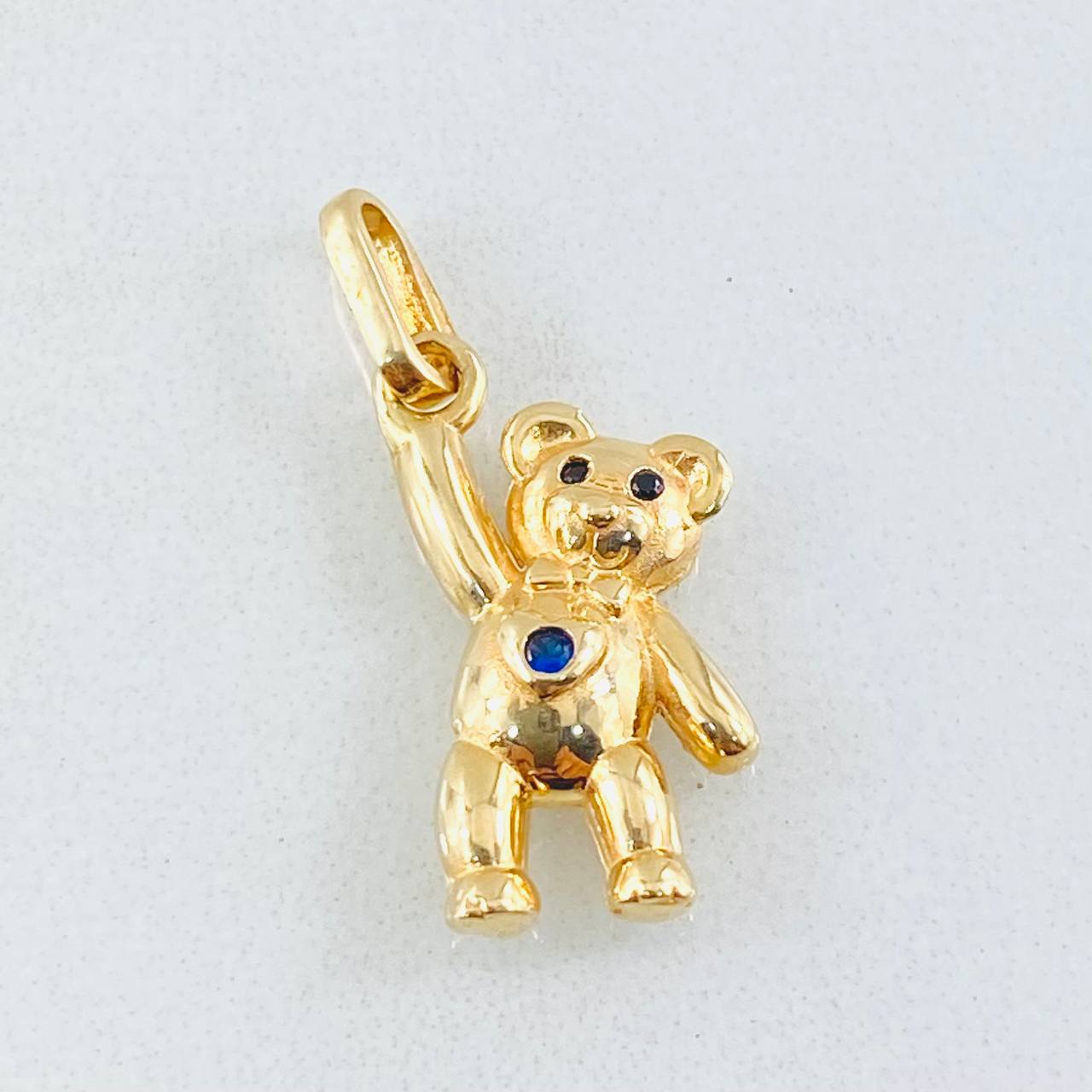 Dije Oso Manito Arriba 1.85gr / 2.4cm / Oro Amarillo 18K