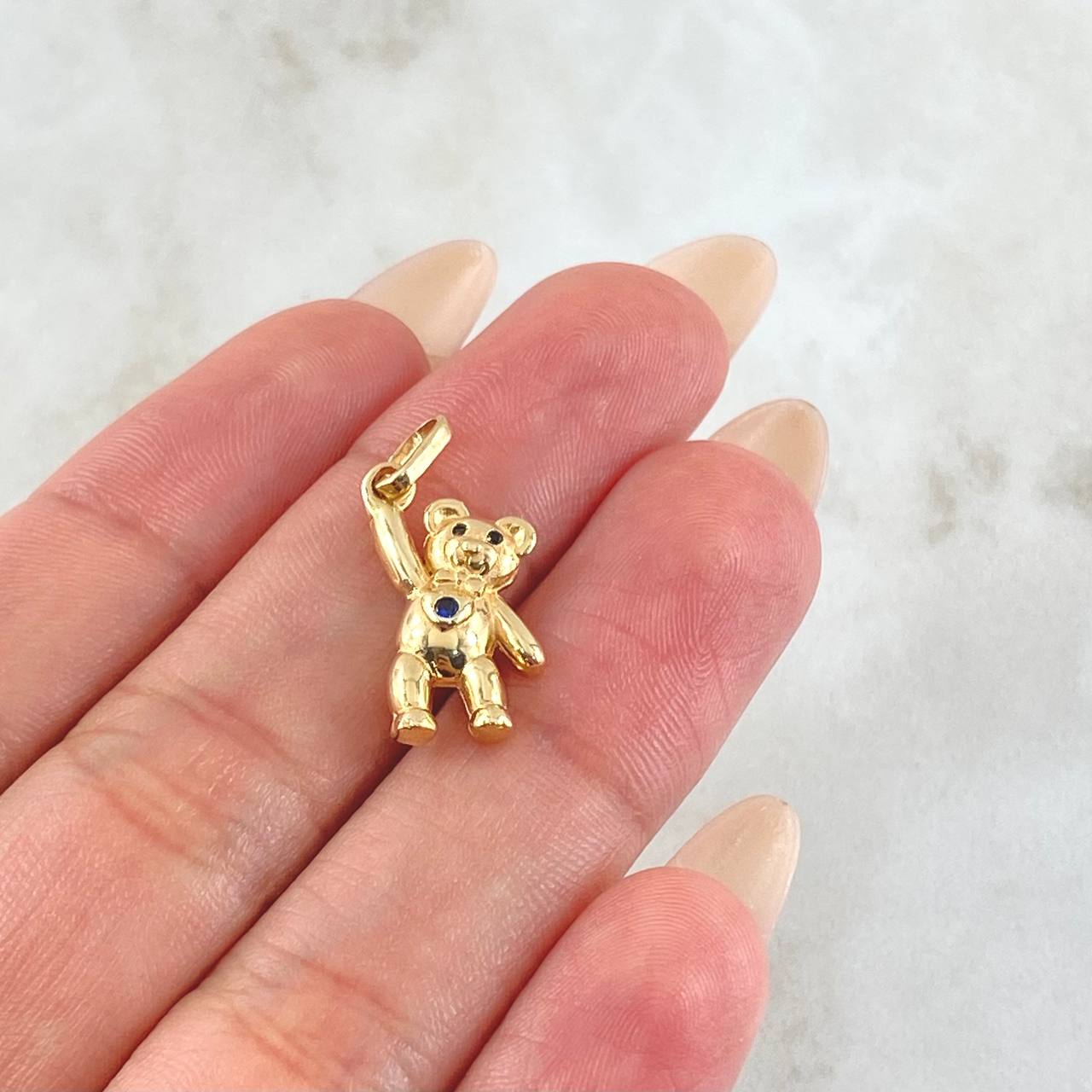 Dije Oso Manito Arriba 1.85gr / 2.4cm / Oro Amarillo 18K