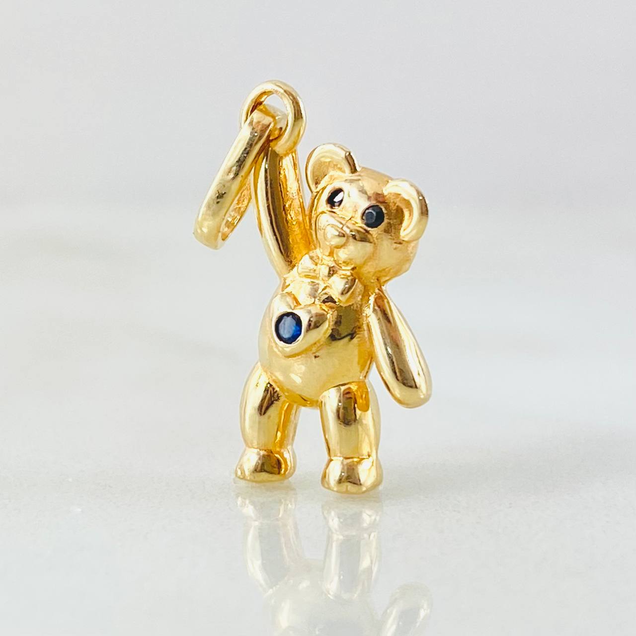 Dije Oso Manito Arriba 1.85gr / 2.4cm / Oro Amarillo 18K
