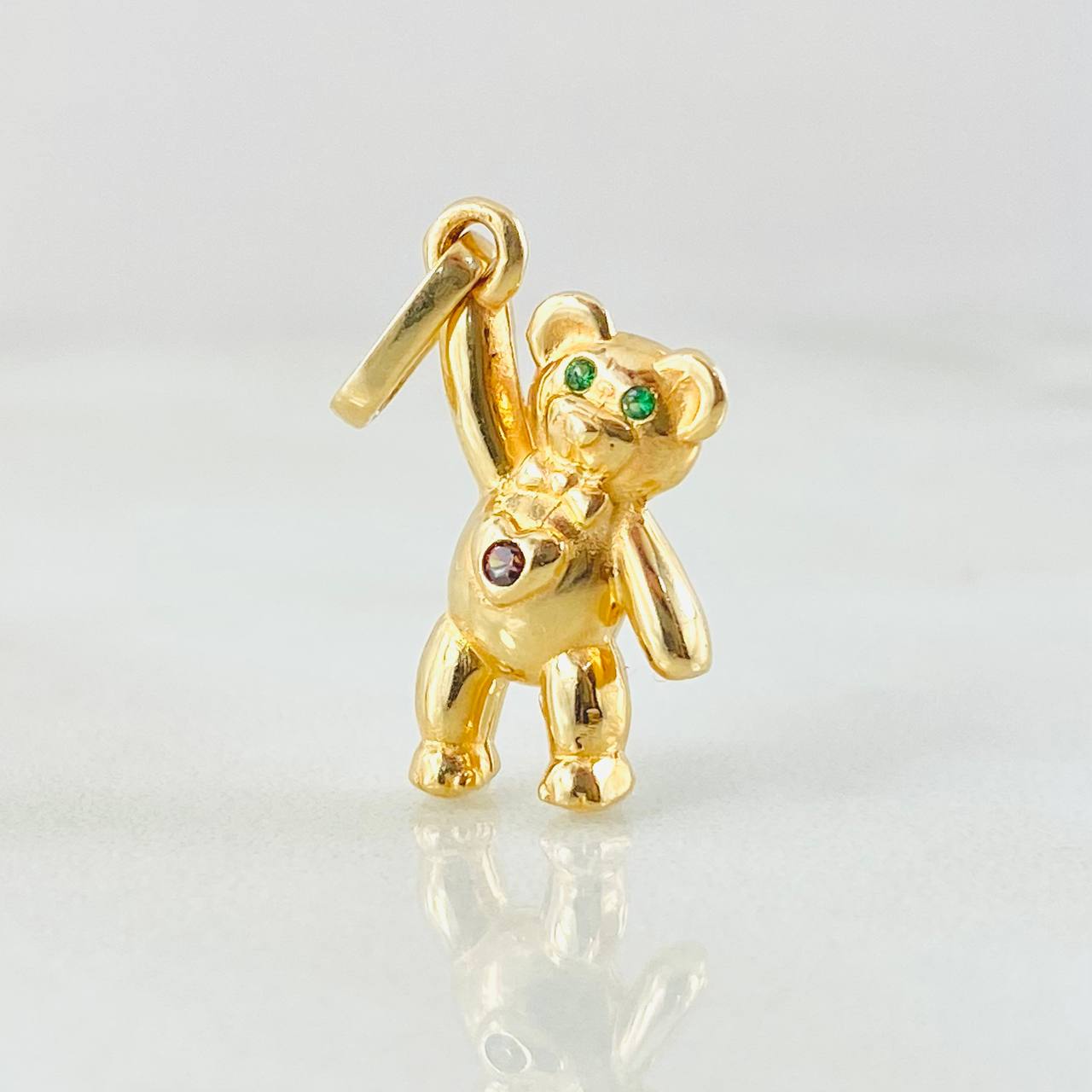 Dije Oso Manito Arriba 1.85gr / 2.4cm / Oro Amarillo 18K