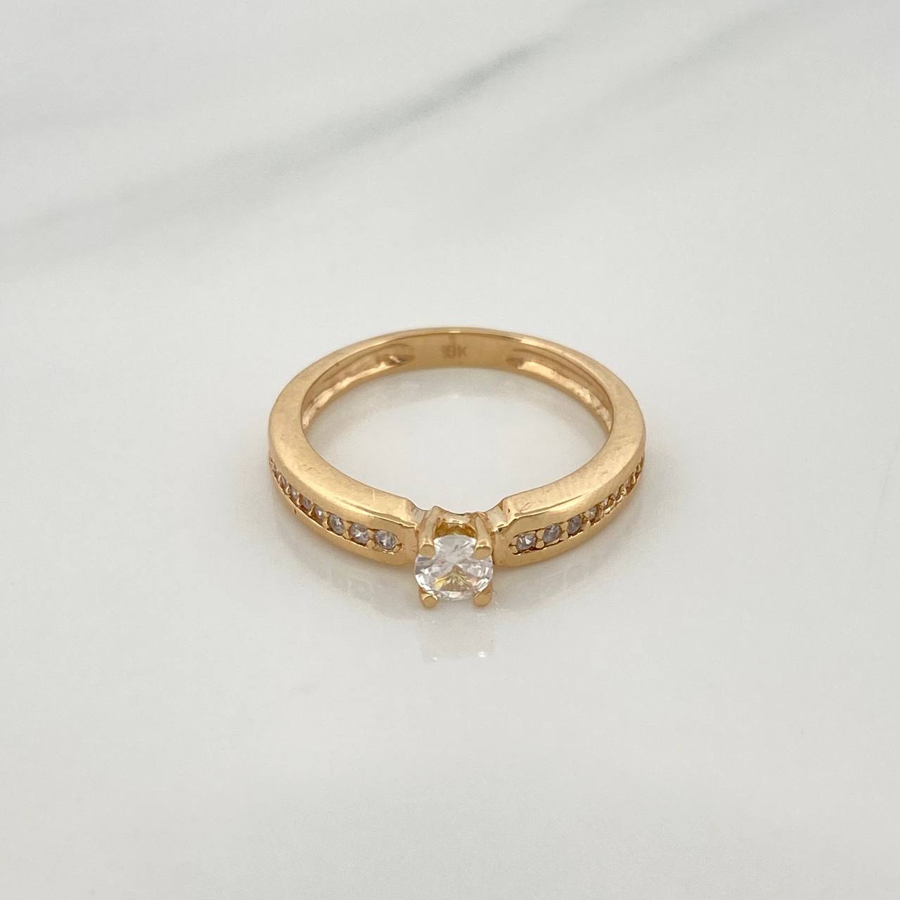 Anillo Solitario Churumbela 3.25gr / T6 1/2 / 2.3cm / Oro Amarillo 18K $
