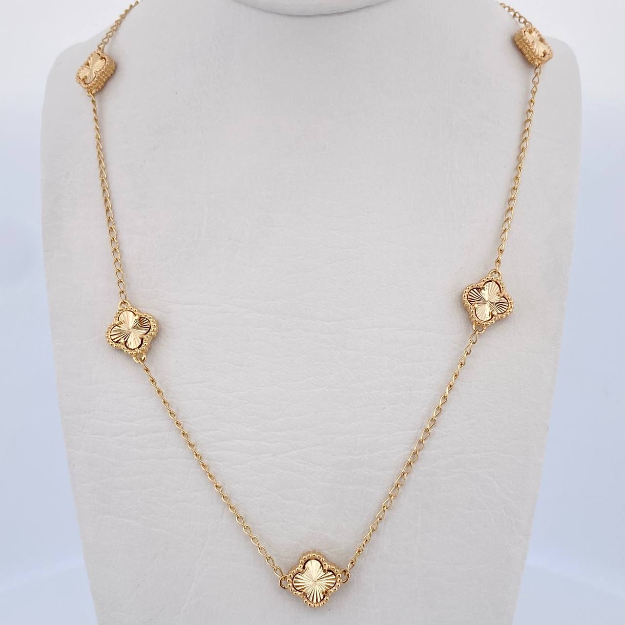 Cadena Espiga Trebol Gradual 9.15gr / 48.7cm-51.1cm / 1.5mm Diamantada Oro Amarillo Nac.Esp. 18K $