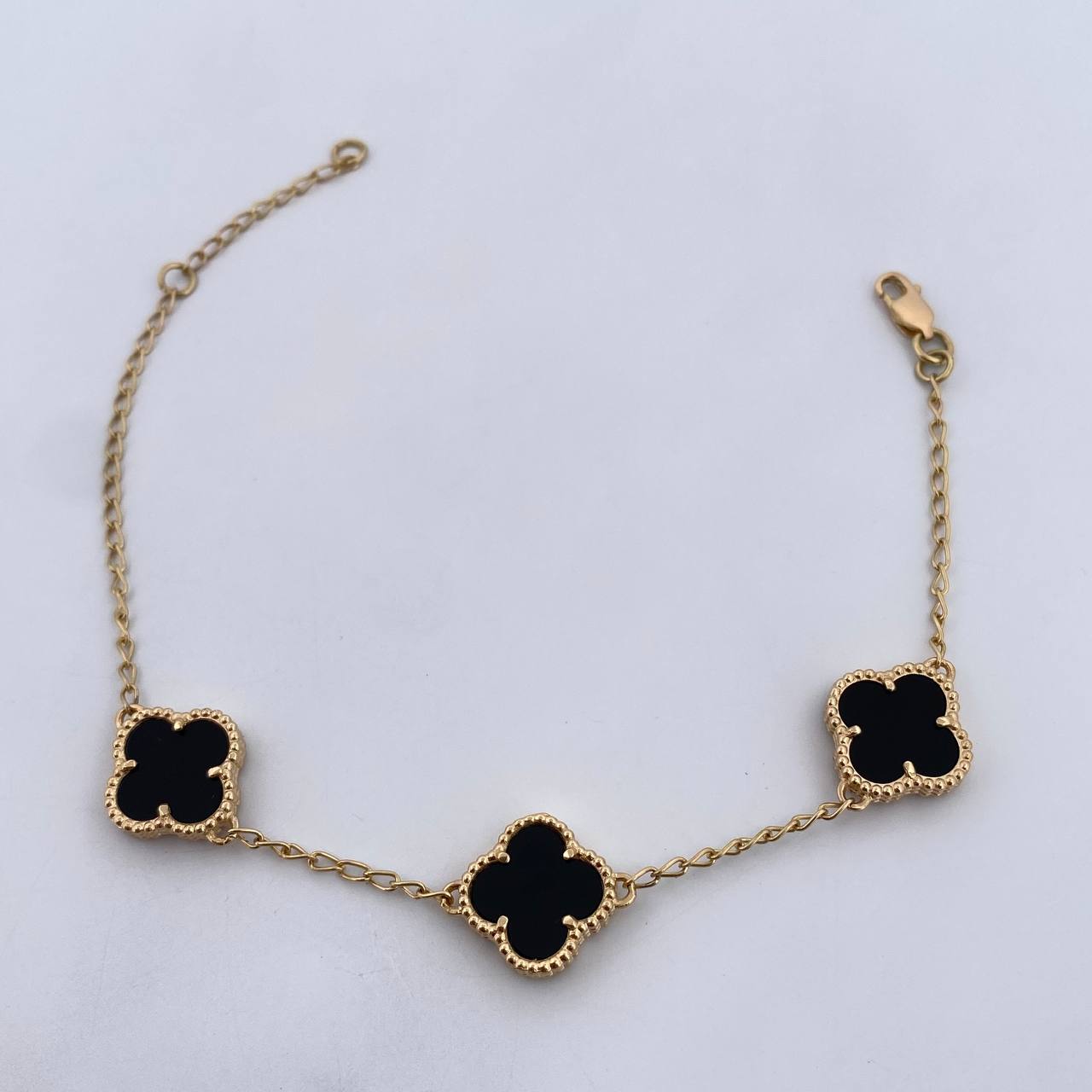 Pulso Espiga Trebol Gradual 5.6gr / 16.5cm-18.8cm / 1.5mm Onix Negro Oro Amarillo Nac.Esp. 18K $