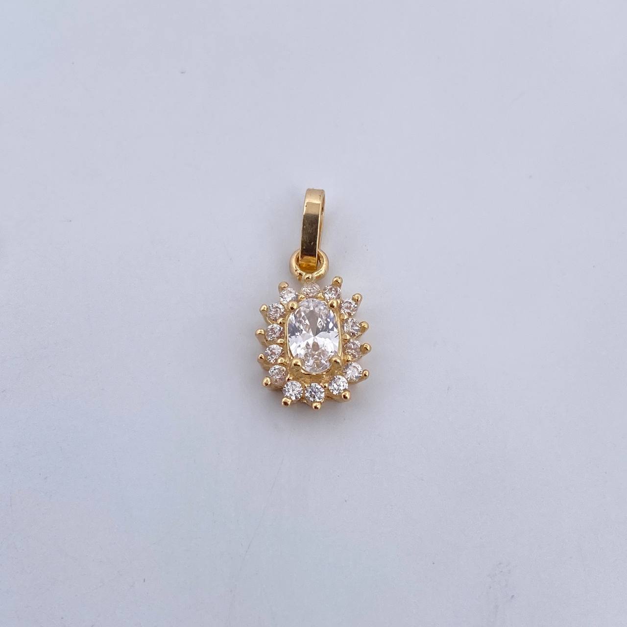 Dije Halo 1.35gr / 1.8cm / Circones Blancos Oro Amarillo 18K &