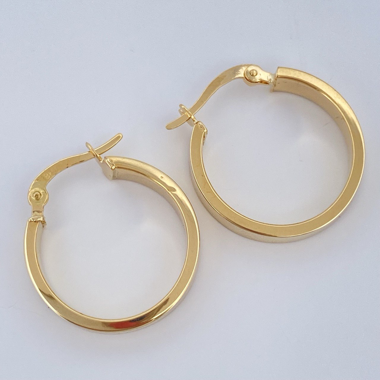 Candongas Fabi 2.15gr / 2.4cm / Oro Amarillo 18K $