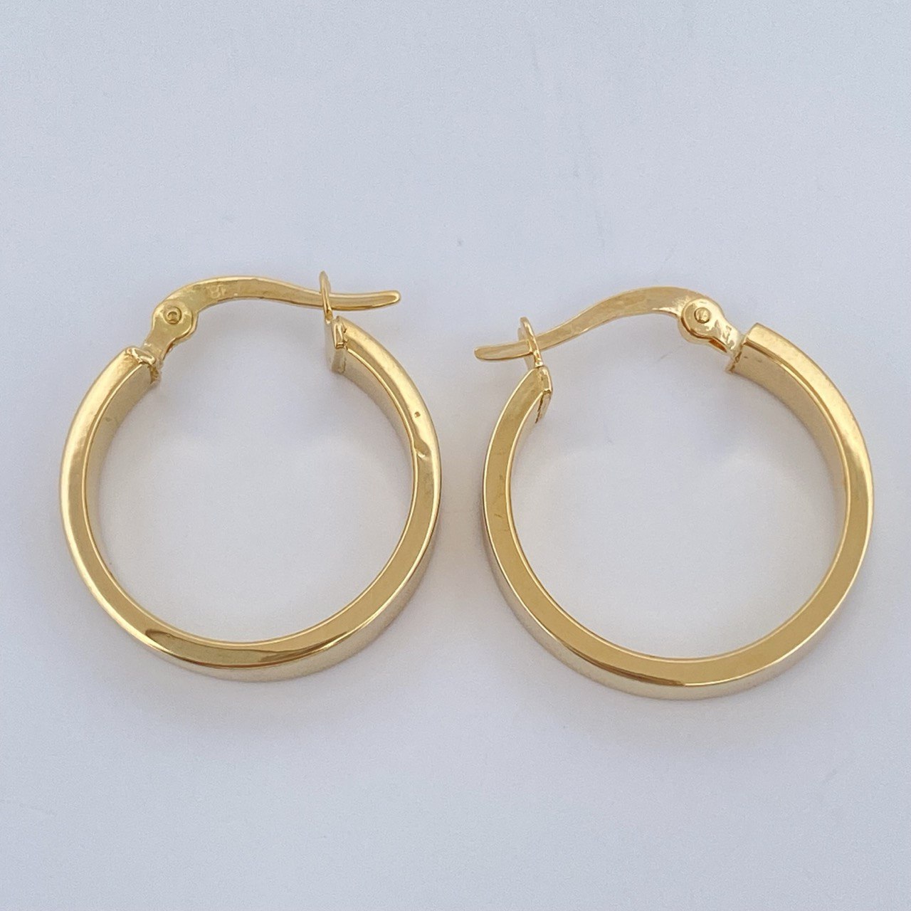 Candongas Fabi 2.15gr / 2.4cm / Oro Amarillo 18K $
