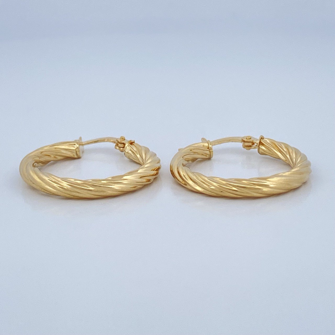 Candongas Mary 2.3gr / 2.5cm / Oro Amarillo 18K $