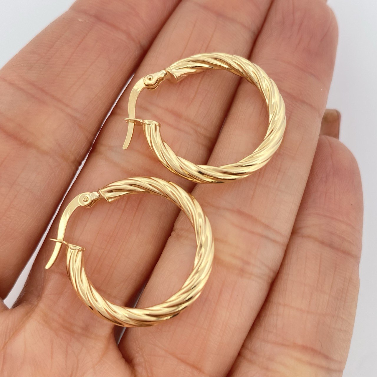 Candongas Mary 2.3gr / 2.5cm / Oro Amarillo 18K $