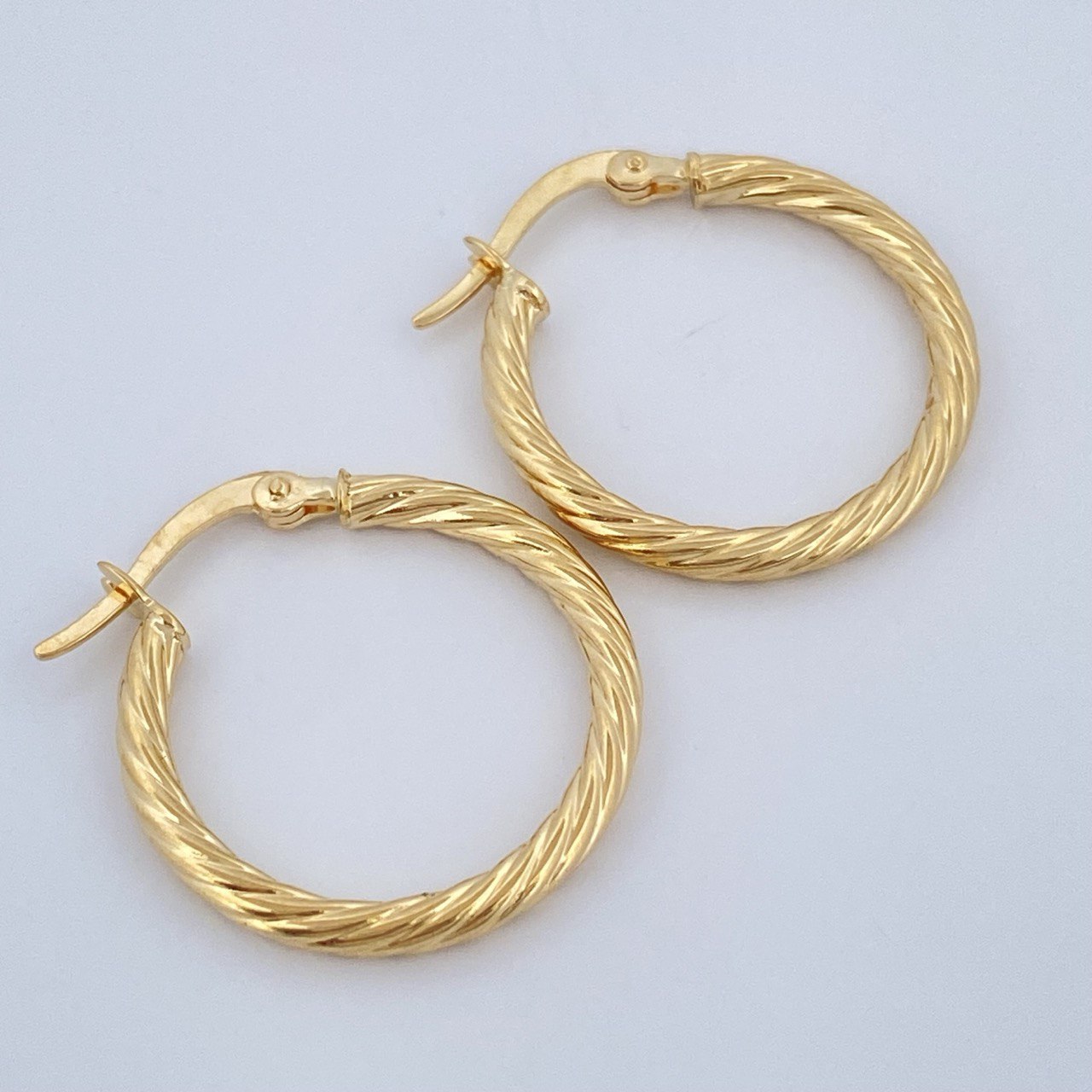 Candongas Mary 1.55gr / 2.3cm / Oro Amarillo 18K $