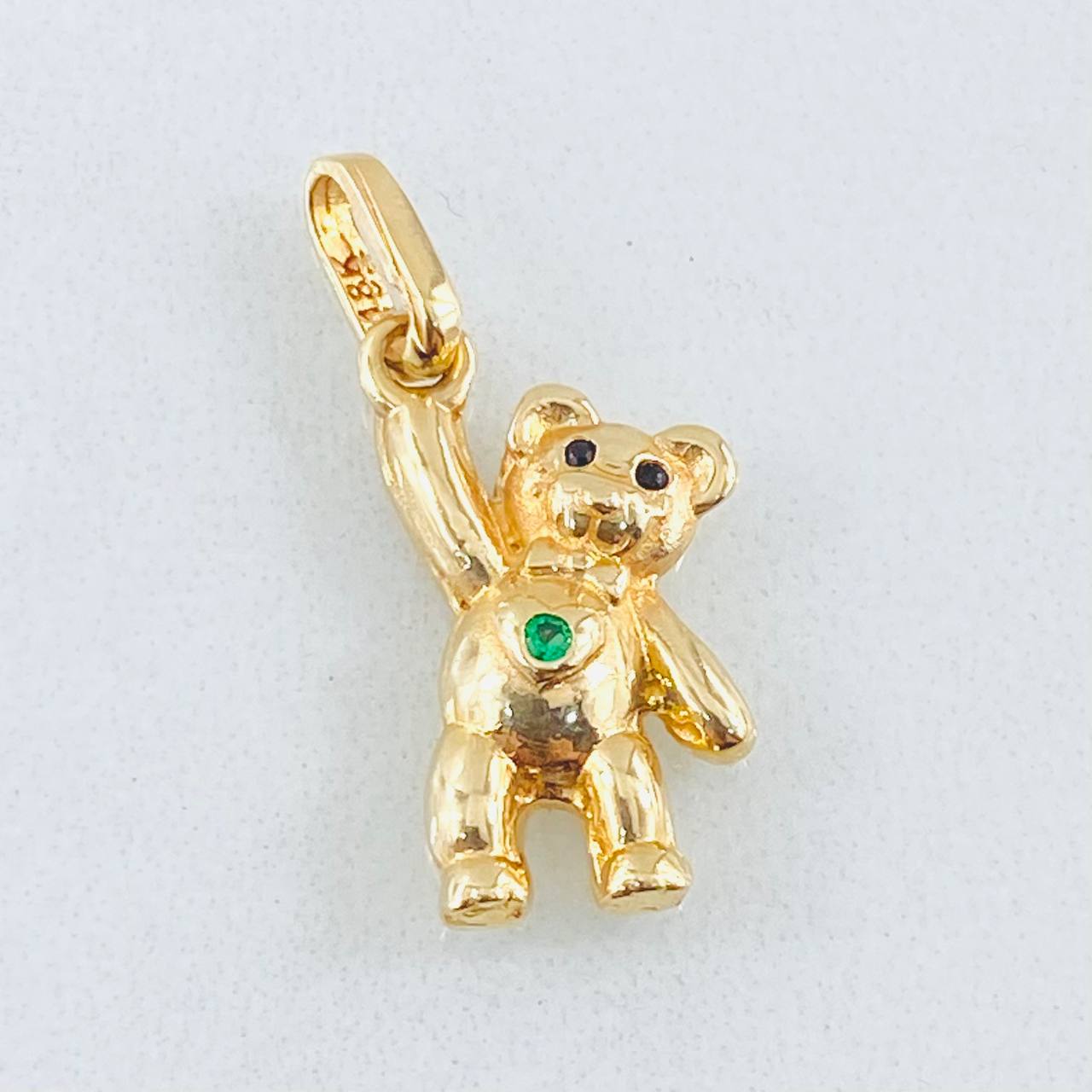 Dije Oso Manito Arriba 2gr / 2.3cm / Oro Amarillo 18K ©