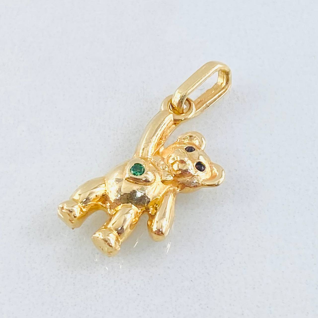 Dije Oso Manito Arriba 2gr / 2.3cm / Oro Amarillo 18K ©